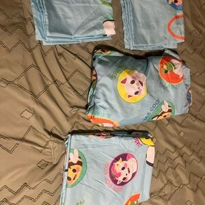 Kids Adopt Me Bedding set new never used without tags.
